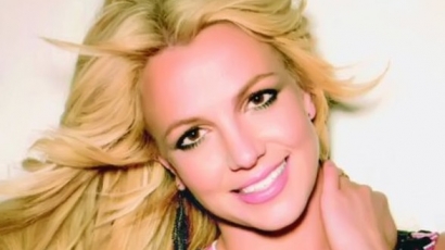 Britneynek újból bekötik a fejét?