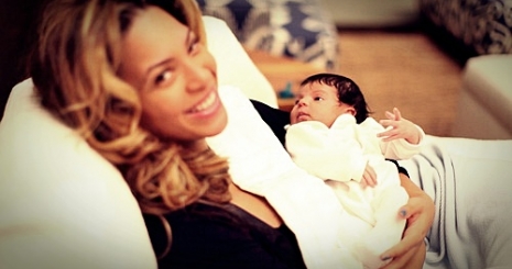 Beyoncé megmutatta kislányát