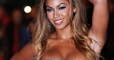 Beyoncé egy utcai bandával táncolt