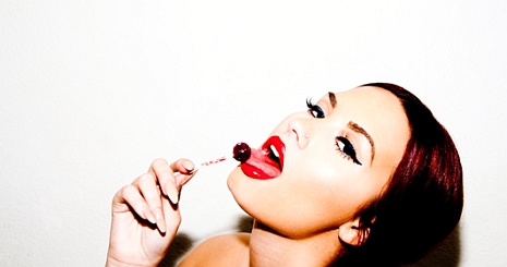 Demi Lovato bepasizna