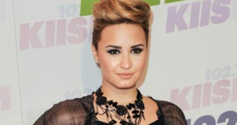 Demi Lovato: „Egy bgmasina vagyok”