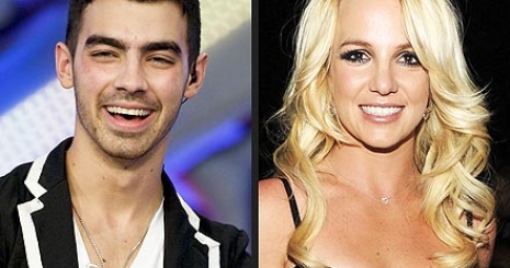 Joe Jonas csatlakozik Britney-hez