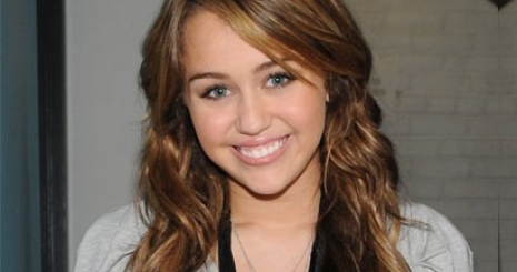 Miley Cyrus a Hannah Montana végéről beszél