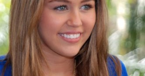 Miley Cyrus jótékonykodik, de nem akárhogy!