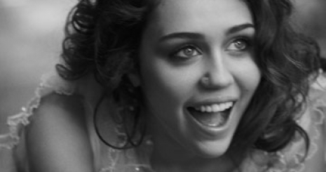 Megérkezett Miley Cyrus új dala