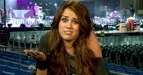 Teletetoválta testét Miley Cyrus megszállott rajongója!