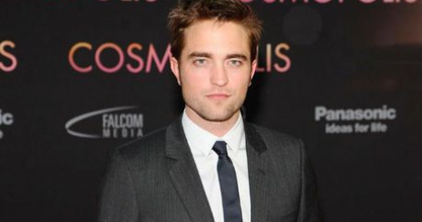 Robert Pattinson új barátnővel nyomul?