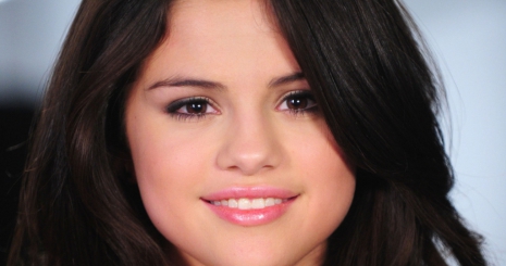 Selena Gomez frizurát váltott