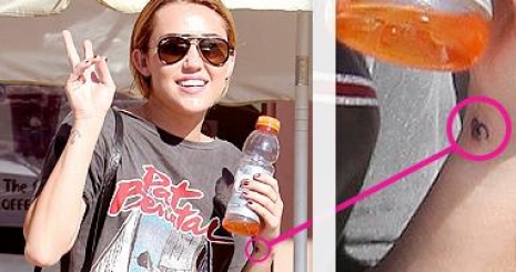 Miley Cyrusnak újabb tetoválása van?