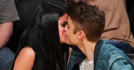 Zavarba jött Selena Gomez Justin Bieber csókjától