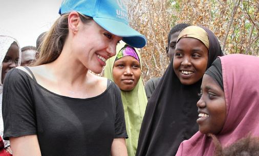 Angelina Jolie iskolát nyitott Afganisztánban