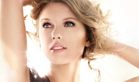 Betiltották Taylor Swift agyonphotoshopolt képeit
