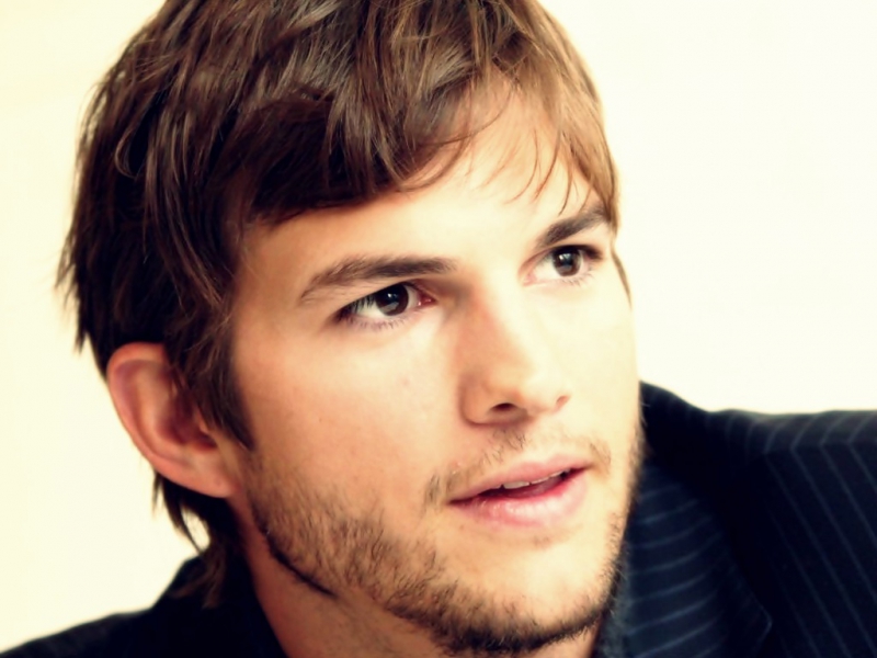 Ashton Kutcher az apaság minden pillanatát élvezi