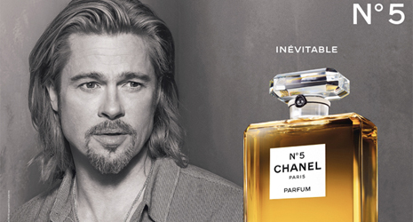 Brad Pitt reklámozza a Chanel egyik legnépszerűbb illatát