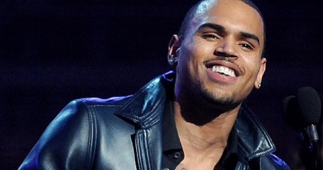Chris Brown újabb dallal jelentkezik