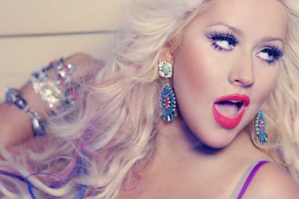 Klippremier: Christina Aguilera - Your Body