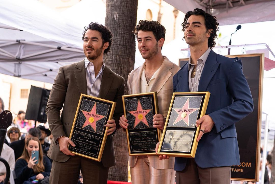 Csillagot kapott a Jonas Brothers a hollywoodi hírességek sétányán!