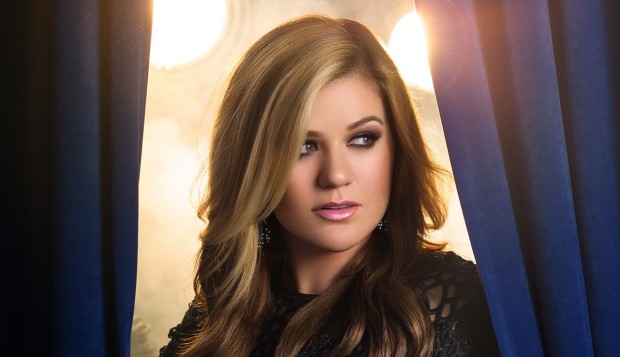 Dalpremier: Kelly Clarkson – Invincible