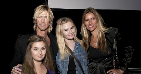 Duff McKagan lánya apja nyomdokaiba lép
