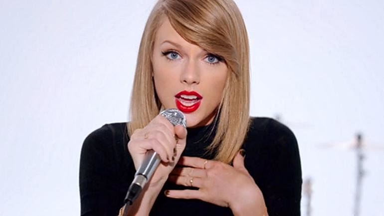 Fellépéssorozata miatt tüntetik ki Taylor Swiftet
