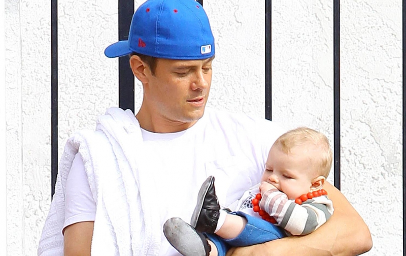 Josh Duhamel fél Los Angelesben felnevelni fiát