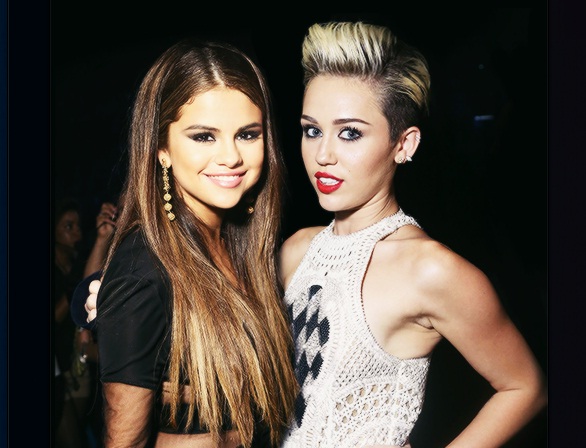 Kigúnyolta egymást Selena Gomez és Miley Cyrus 