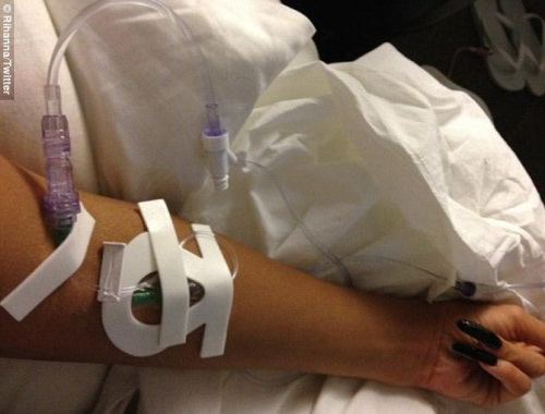 Kiszáradás miatt került kórházba Rihanna