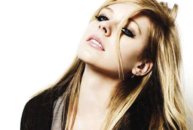 Klippremier: Avril Lavigne - Hello Kitty