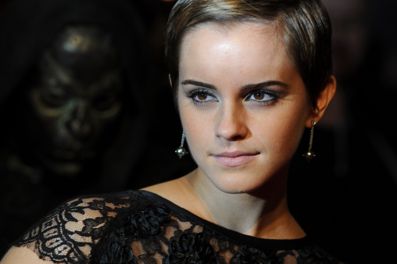 Lesifotósok kémlelték Emma Watson fenekét