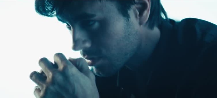 Megjelent Enrique Iglesias parfümjének a reklámfilmje