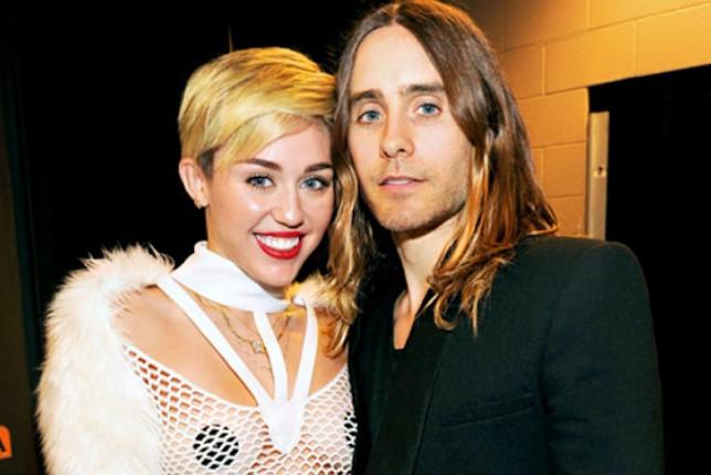Miley Cyrus Jared Letóval kavar?