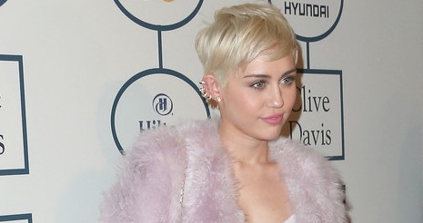 Öngyilkossággal fenyegetőzik Miley Cyrus rajongója
