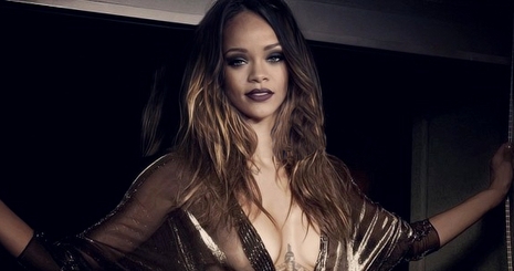 Rihanna sztriptízelt, de nem Chris Brownnak