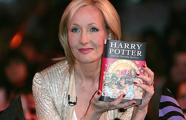 Rowling folytatja a Harry Pottert