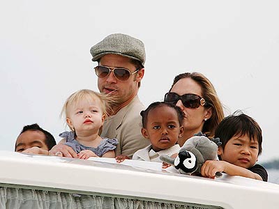 Saját vidámparkot kapnak Brad Pitt gyerekei