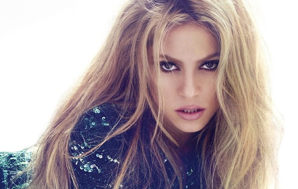 Shakira megajándékozta a venezuelai elnököt