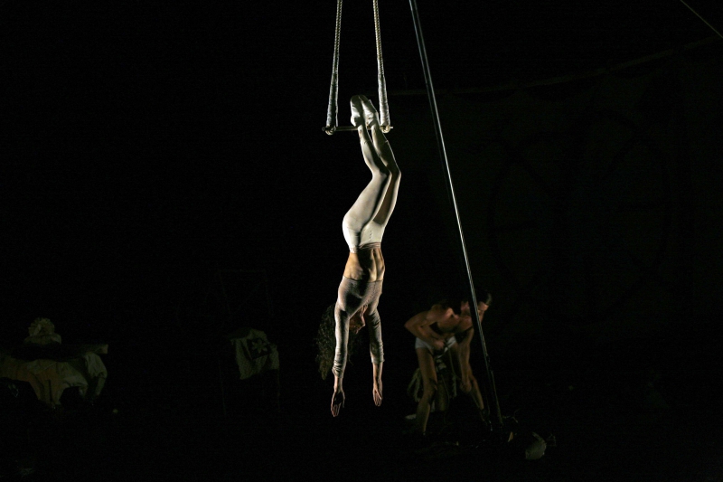 Sokk! 16 méter magasból zuhant le a Cirque Du Soleil akrobatája