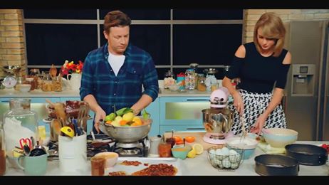Taylor Swift és Jamie Oliver a konyhában hülyül
