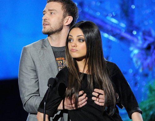 Timberlake és Mila Kunis egymásba gabalyodtak