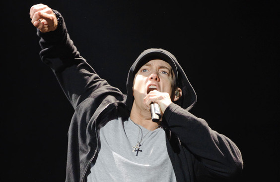 Tömeges letartóztatás Eminem dublini koncertjén