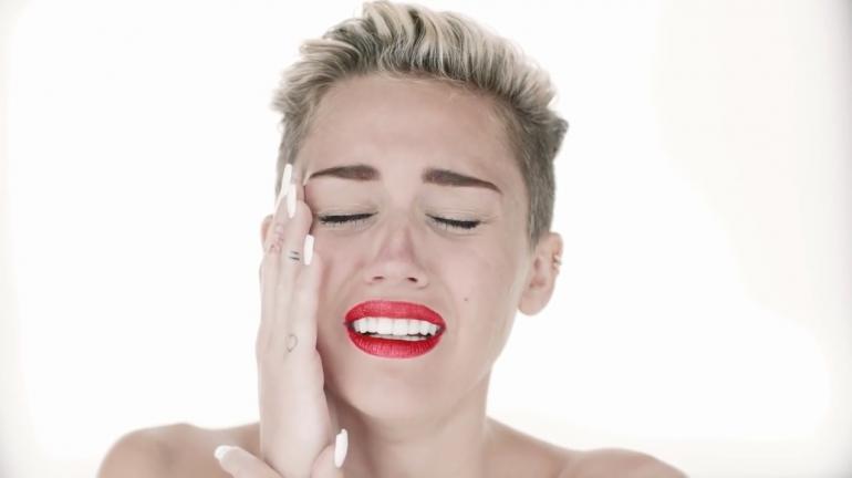 Törölték Miley Cyrus koncertjét a viselkedése miatt