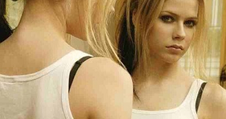 Avril Lavigne majdnem megfulladt