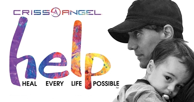 Criss Angel rákos gyerekeknek segít