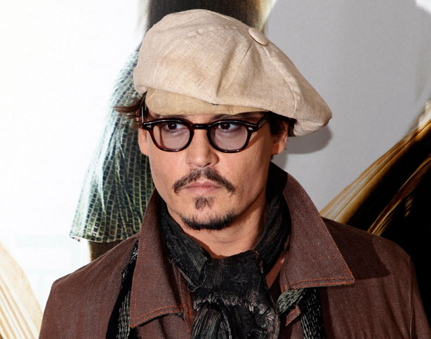 A Bahamákon nősül meg Johnny Depp