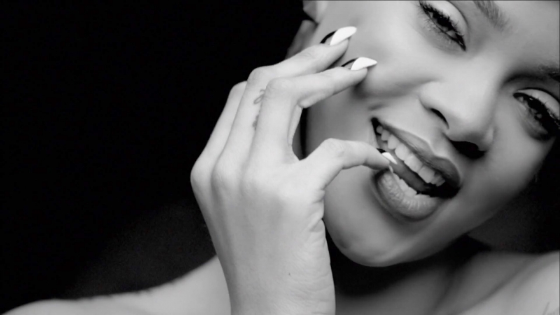 Rajongók választották ki Rihanna következő kislemezes dalát