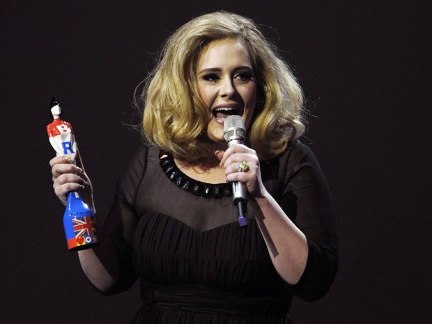 Adele bemutatott a díjátadón!