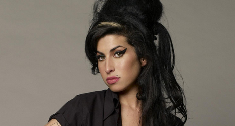 Amy Winehouse örökbe akart fogadni