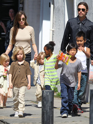 Angelina Jolie gyermekei a sztárrá válás útjára léptek