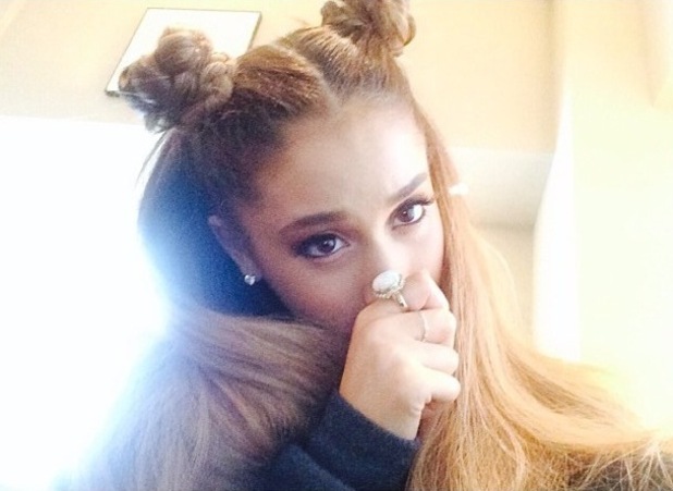 Ariana Grande bocsánatot kért a világtól