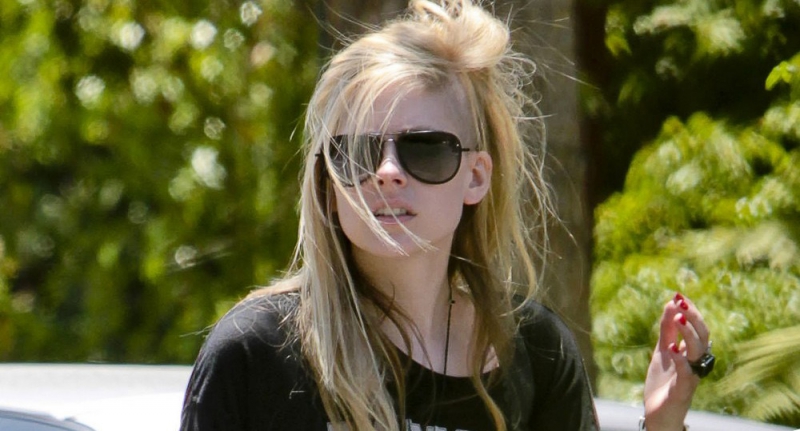 Avril Lavigne új tetkókat csináltatott
